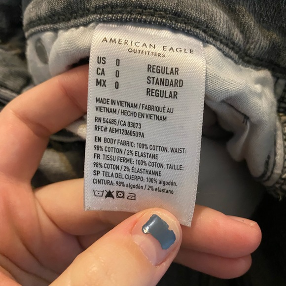 American Eagle Ripped Jeans - Picture 4 of 4